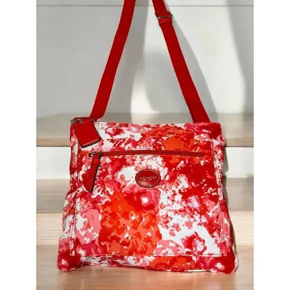 Coach F31963 Getaway Floral Print File Bag